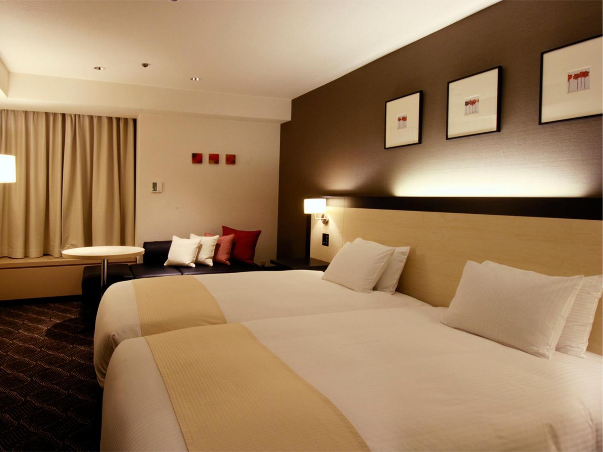 Sapporo Grand Hotel Cameră foto A room at the hotel